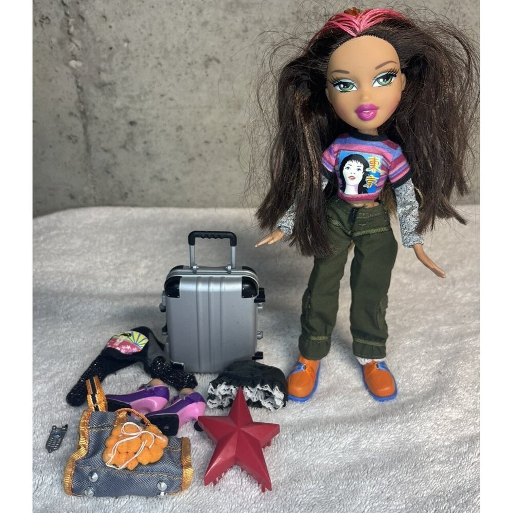 Bratz Tokyo A Go Go Fianna Doll Outfits Accessories Rare MGA Entertainment 2004